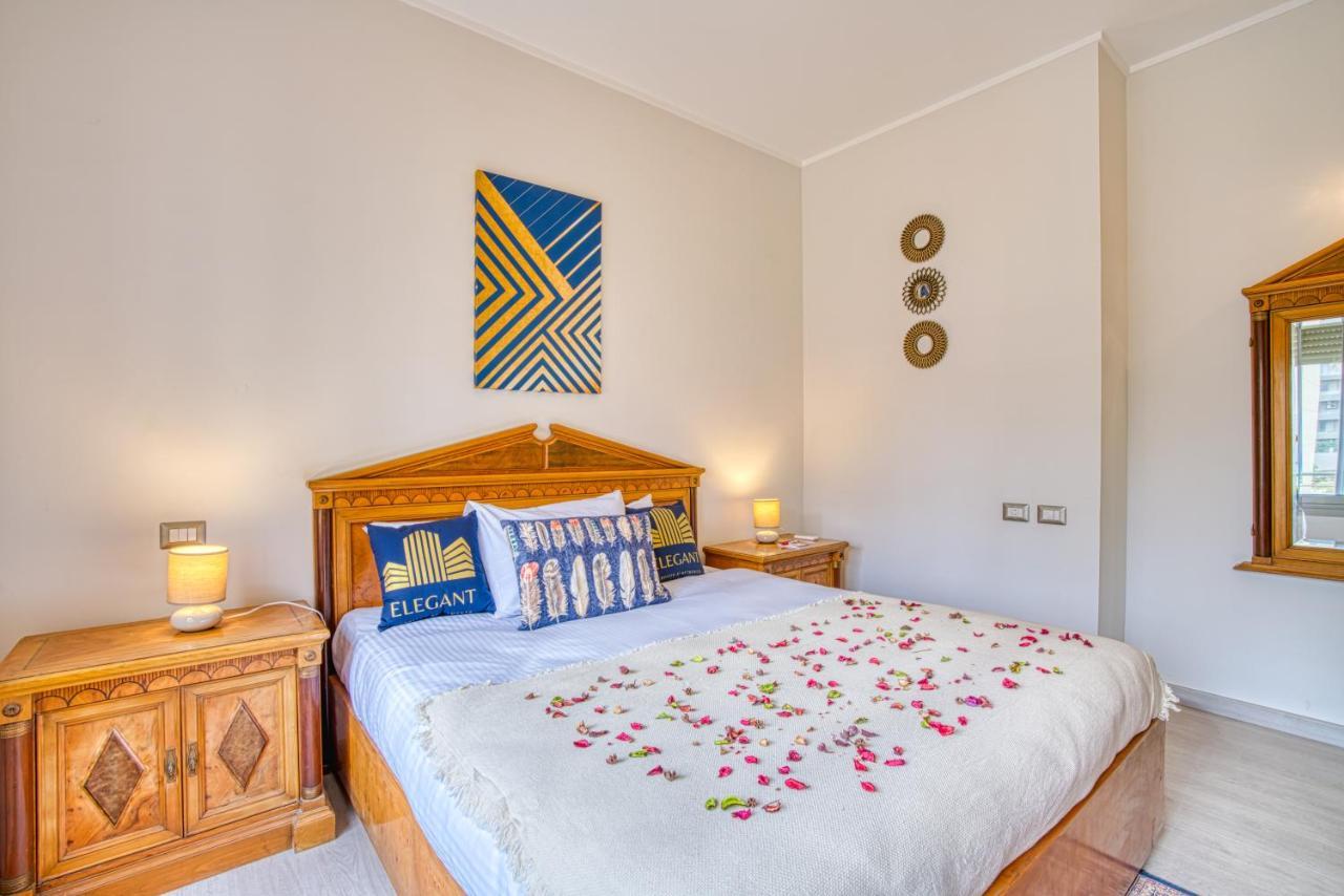 The Suites Near Auc By Elegant El El Cairo Exterior foto