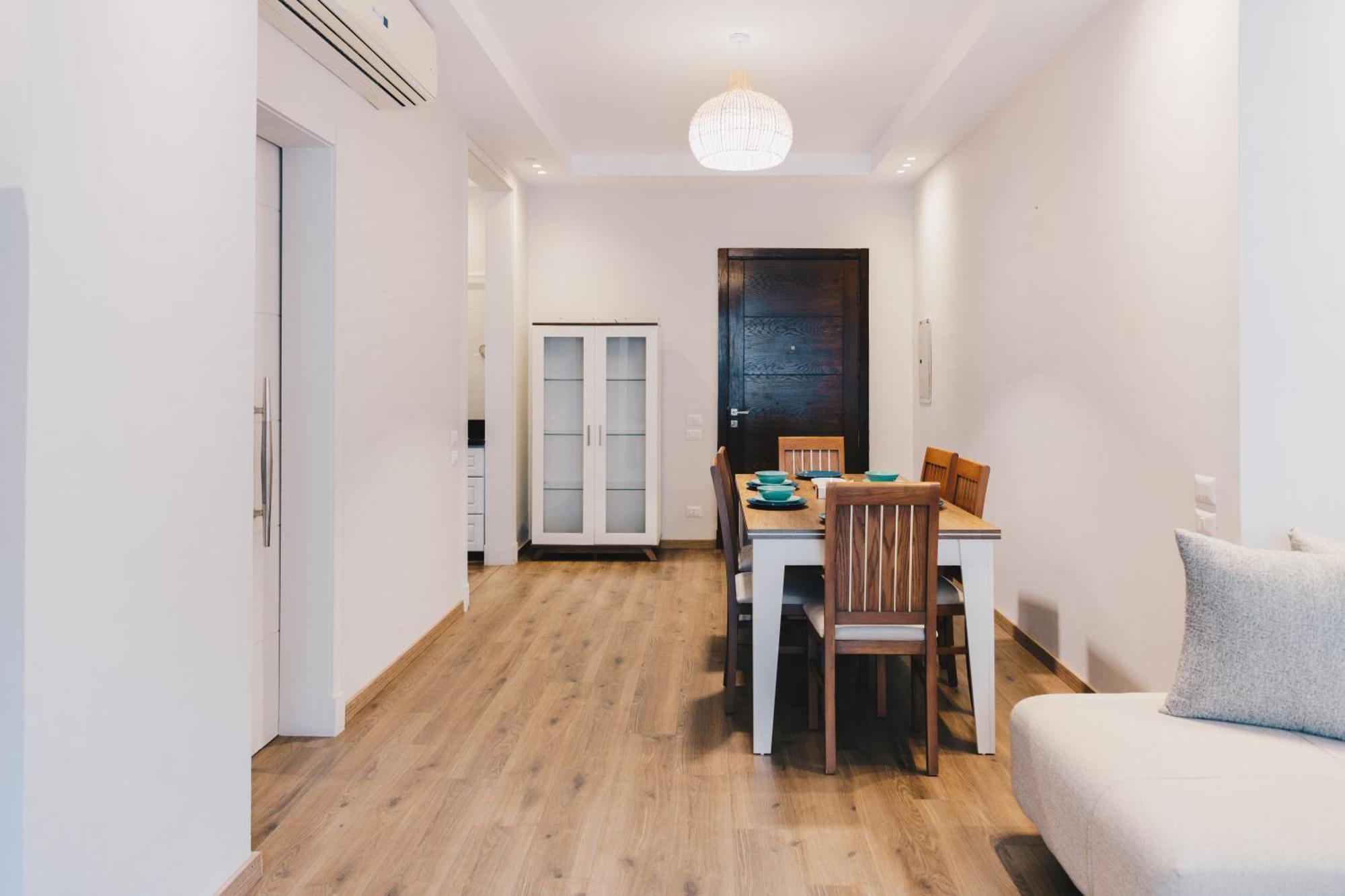 The Suites Near Auc By Elegant El El Cairo Exterior foto